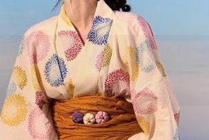 在线“17吃瓜”，分享一个瓜太有趣，心里却偷偷藏着小秘密。