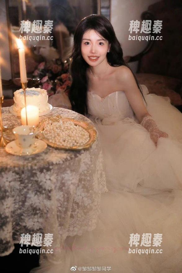 深夜无聊了？不如来安卓上的17吃瓜网刷新一下心情！
