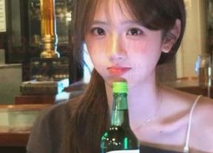 听说www.zzzttt333上免费八卦这么多，快乐溢出屏幕就差一盆瓜水了！