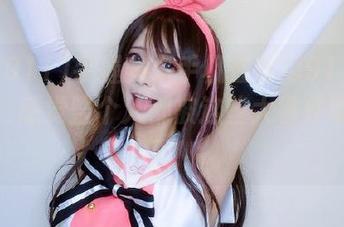 手握安卓手机在吃瓜911沉浸其中，感觉整个人都被这些大事件吸引住了！