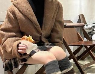 我在黑料不打烊app上，看到了不少瓜，有些酸，但……玩得就是心跳！