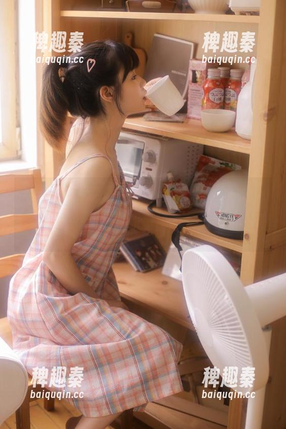 黑料不打烊更新！富二代的老爸妈们竟然开启了网红直播！你们想象啥？