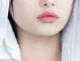 黑料正能量苹果版：在迷路的日子里，心有阳光！