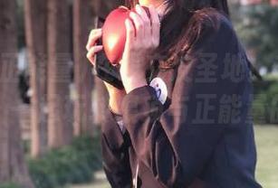 在线交友圣地！在黑料网正能量，一起玩转猥琐与正能量的碰撞！